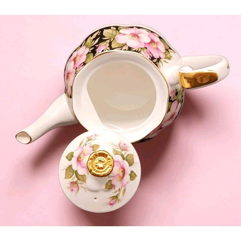 Pristine Royal Albert Alberta Rose Teapot Provincial Flowers Vintage Bone China